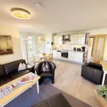 Haus Ruegenscher Bodden Whg 03 Mit Meerblick Appartement *