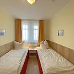 Haus Ruegenscher Bodden Whg 03 Mit Meerblick *