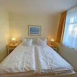 Appartement Haus Ruegenscher Bodden Whg 03 Mit Meerblick *